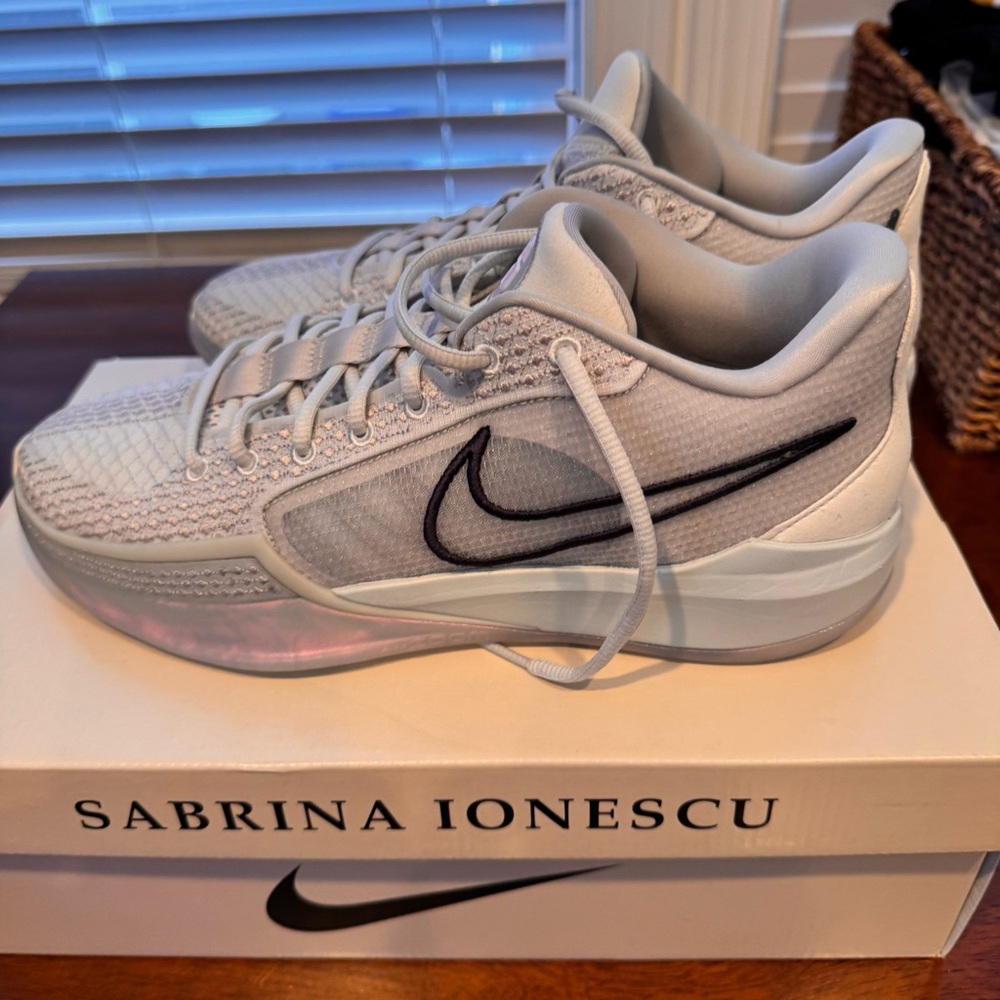 Nike Sabrina 1 Ionic Photo Dust Anthracite Size 11.5